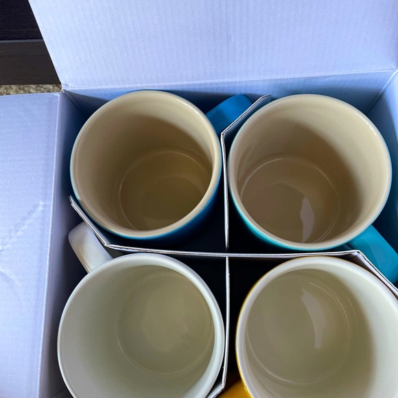 New Le Creuset Riviera Mugs (4) set, beautiful assorted colors! 12 oz each - Picture 5 of 5